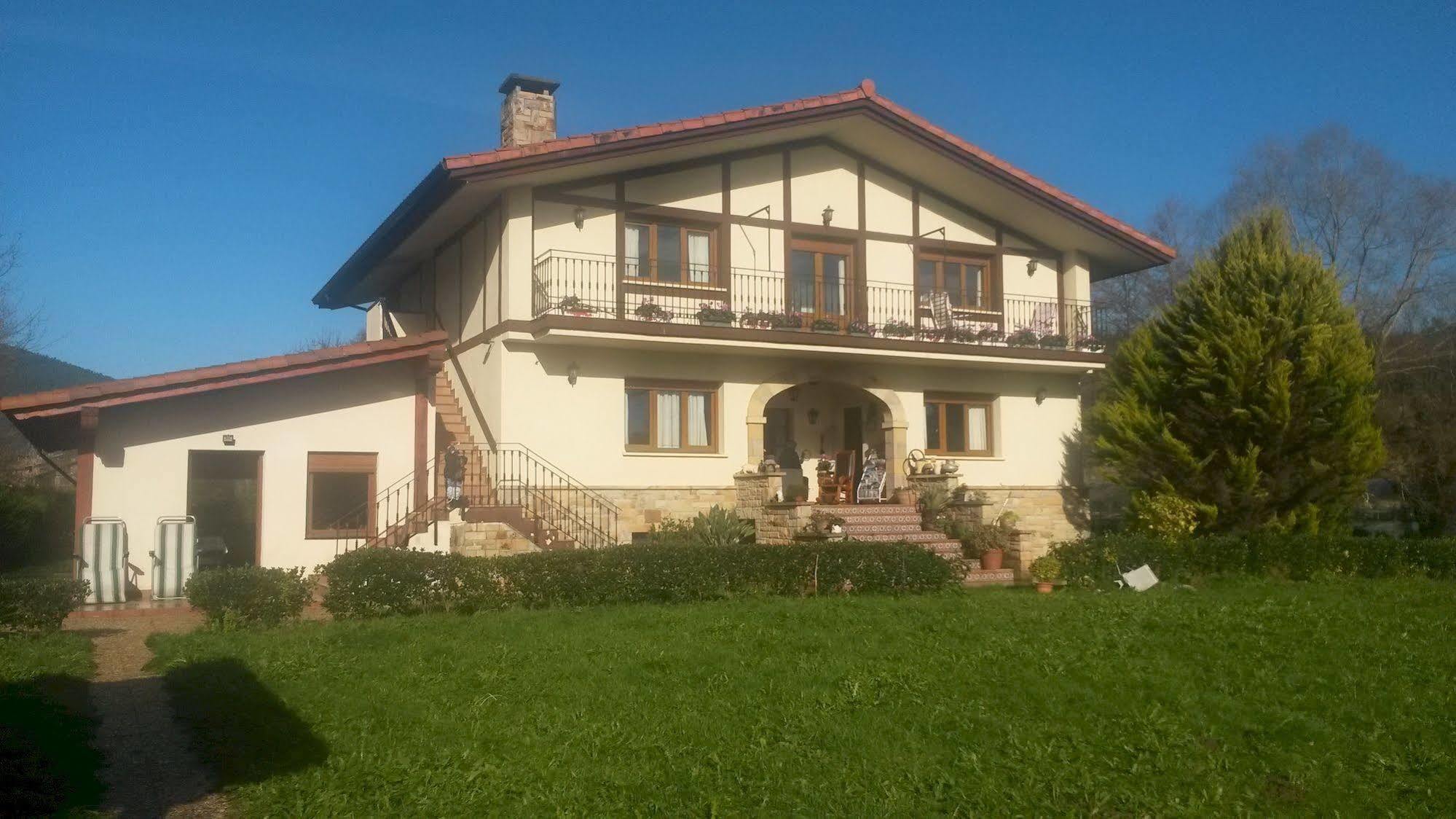 Casa Rural Ibarrondo Etxea Мунгия Екстериор снимка